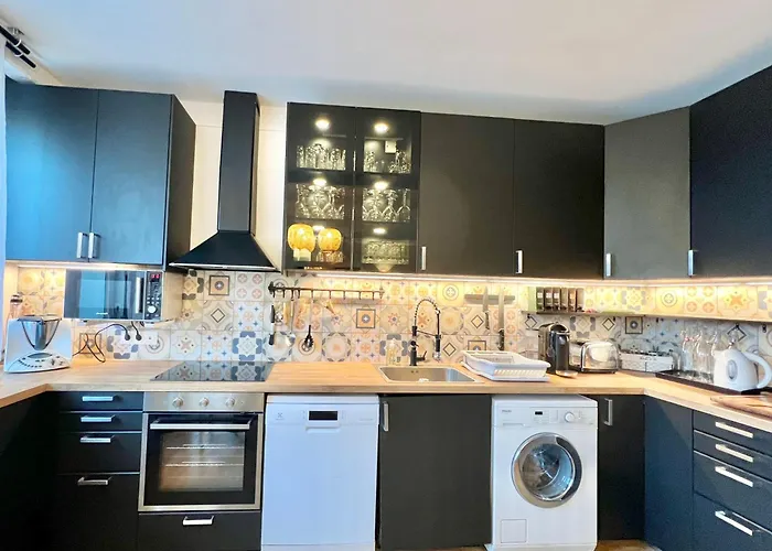 Apartment Parisnicostay - Cosy 4 Bedrooms Flat Seine River